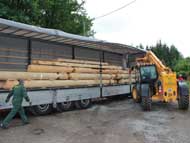 Der Lastwagen explodierte mit Kabine