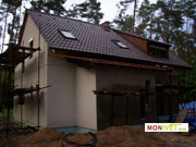 Protilehlá strana budovy